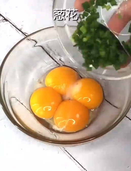 怎样做双色蛋皮卷？