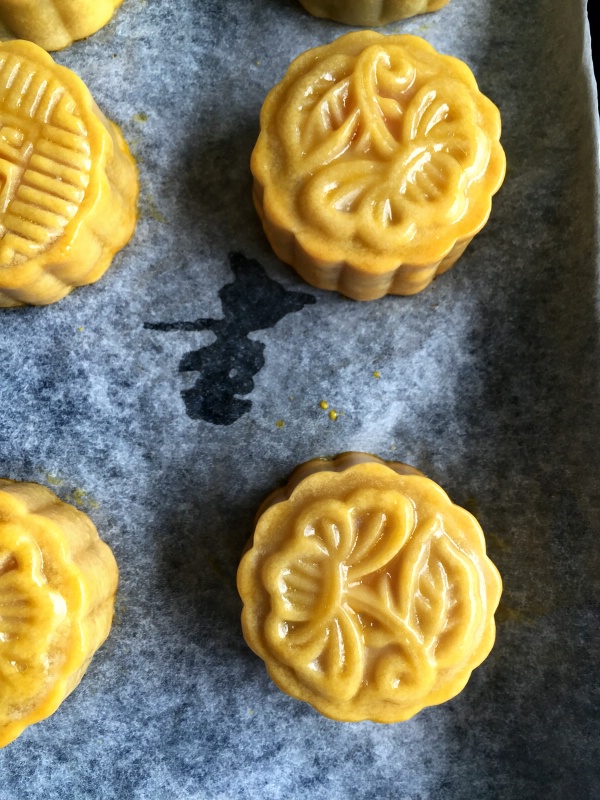 广式莲蓉蛋黄月饼