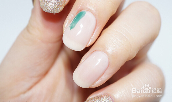 撞色晕染美甲教程