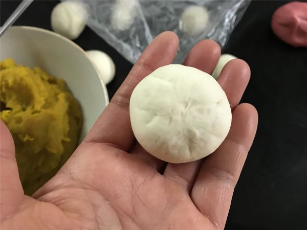 #令人羡慕的圣诞大餐#圣诞帽南瓜包