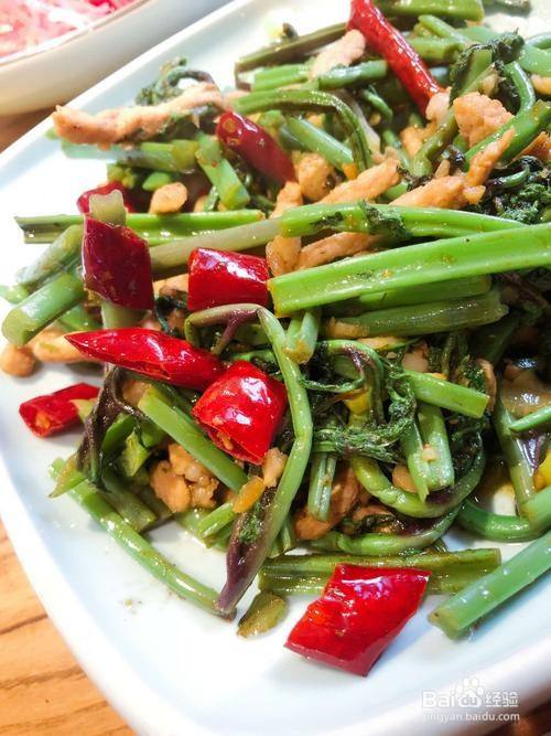 蕨菜炒猪肉丝