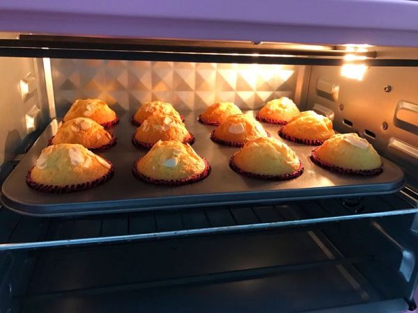 百香果杏仁妙芙蛋糕