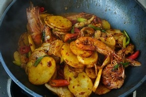 干锅土豆片的详细做法