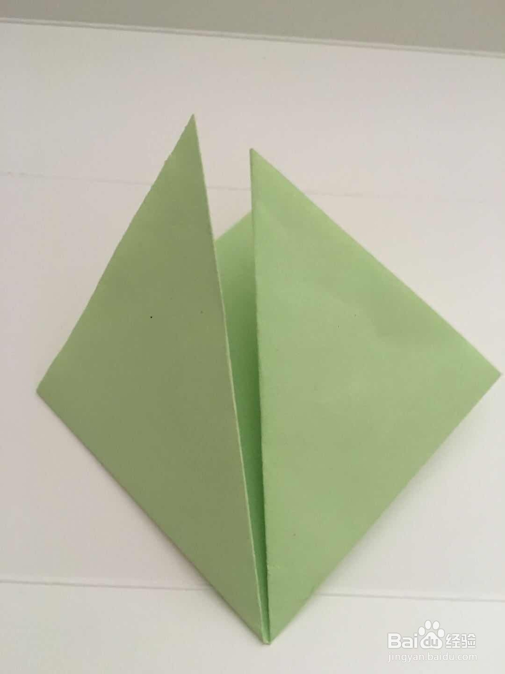 怎样用彩纸折叠一个简单的蝉