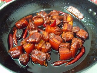 红烧肉怎么做？肥而不腻超好吃