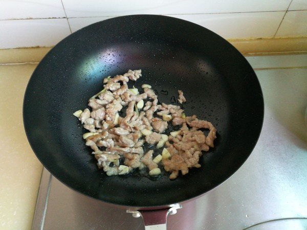 芹菜炒肉的做法是什么