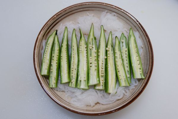 蒜香魔芋蒸秋葵