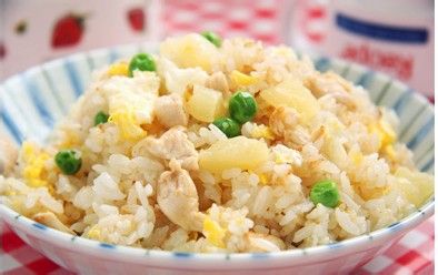 如何给英国短毛猫炒菠菜鸡肉饭