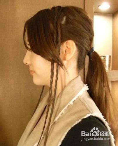 马尾+辫子的混搭扎发让你浪漫的度过七夕