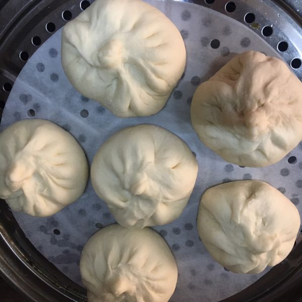 鱿鱼丁韭菜包子