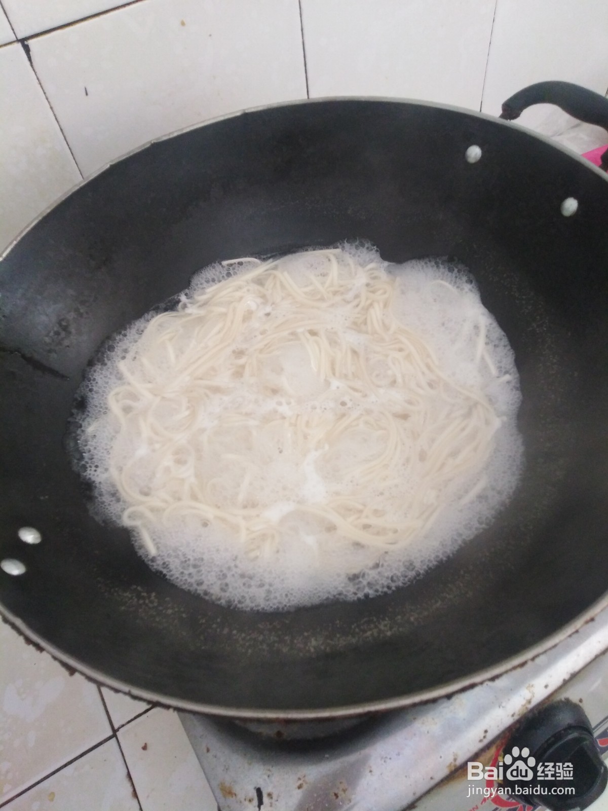 洋葱如何炒面条