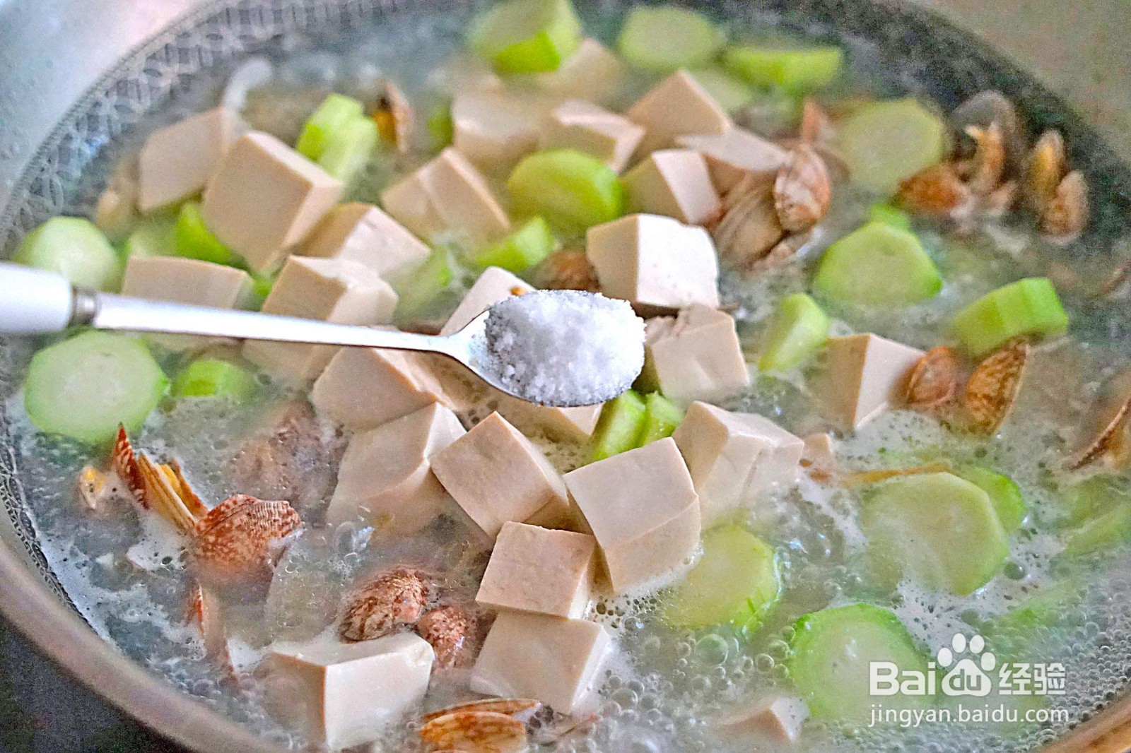 蛤蜊丝瓜豆腐汤