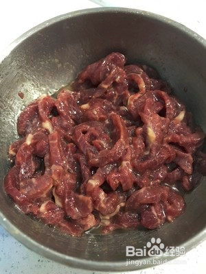 茭白炒牛肉的做法
