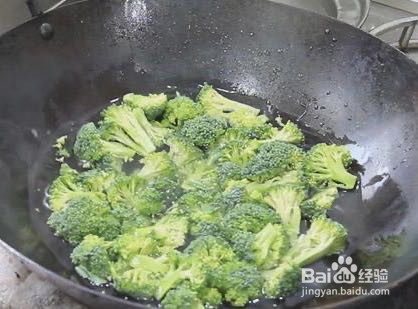 西兰花凉菜的做法