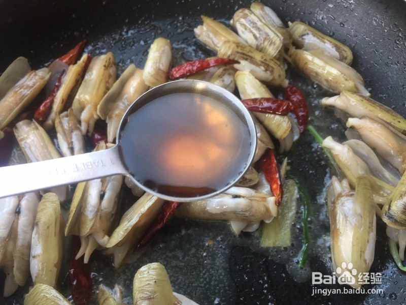 怎么做麻辣葱姜炒蛏子
