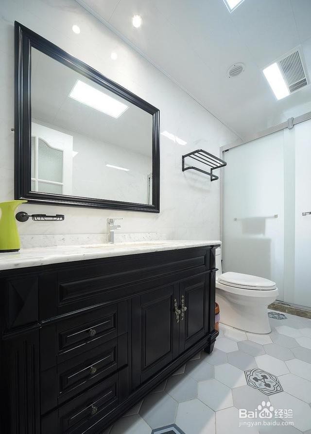 小卫生间装修怎么样实用又好看？五招搞定！