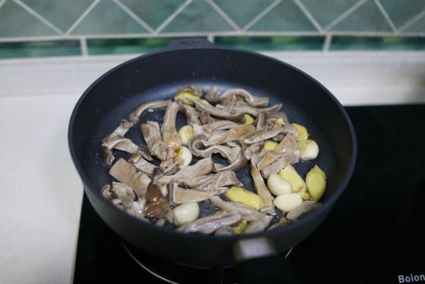 白果咸菜猪肚煲