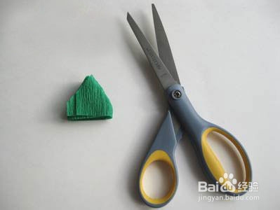 如何用皱纹纸制作漂亮的小花