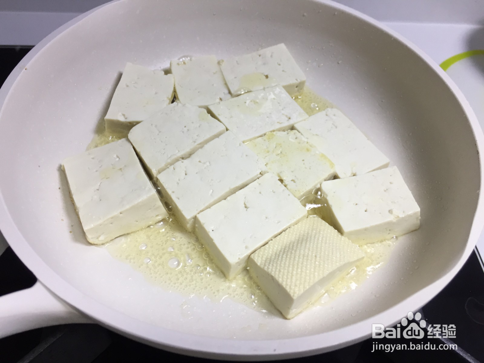 金针菇鲈鱼豆腐煲