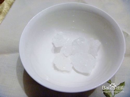 【食疗养生话汤煲】简单美容汤---银耳大枣莲子羹