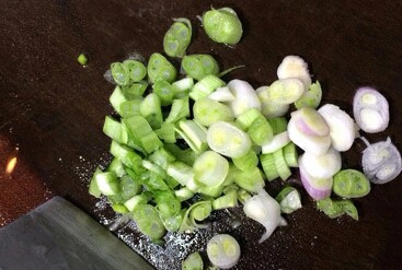 年夜饭:孔雀开屏鱼。