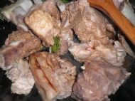 如何自做炖排骨,小伙伴们速来观看