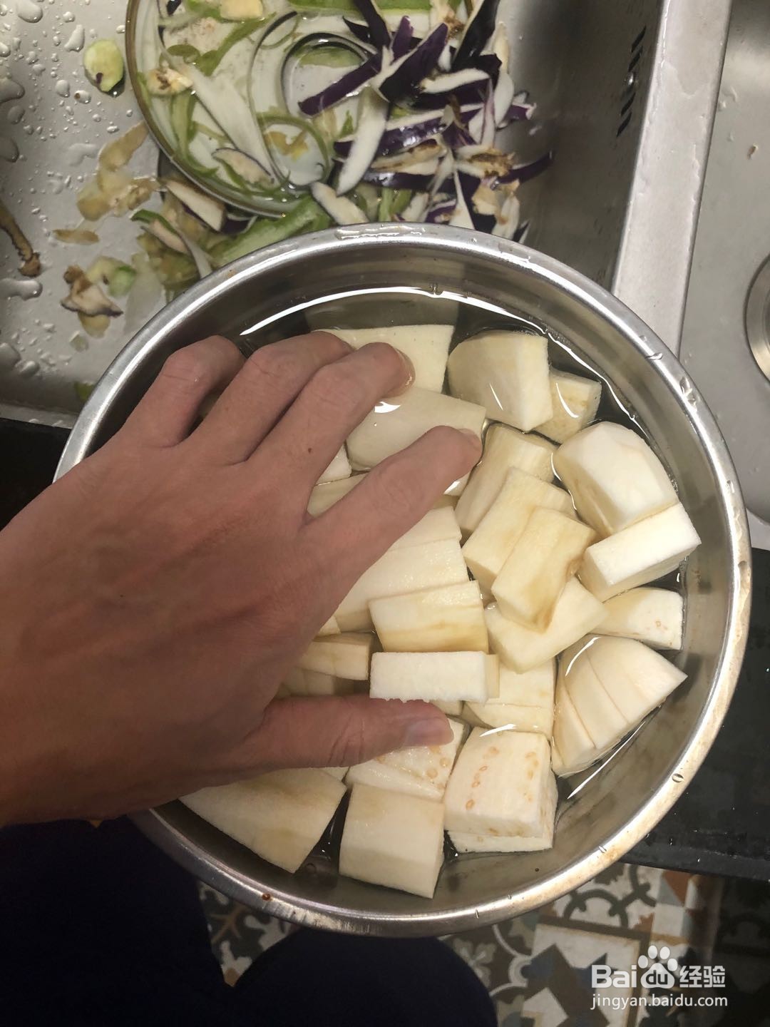 如何制作美味的茄子肉末