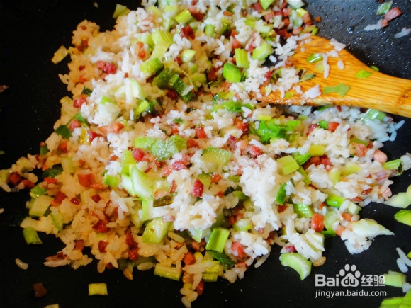 芹菜肉丁炒米饭