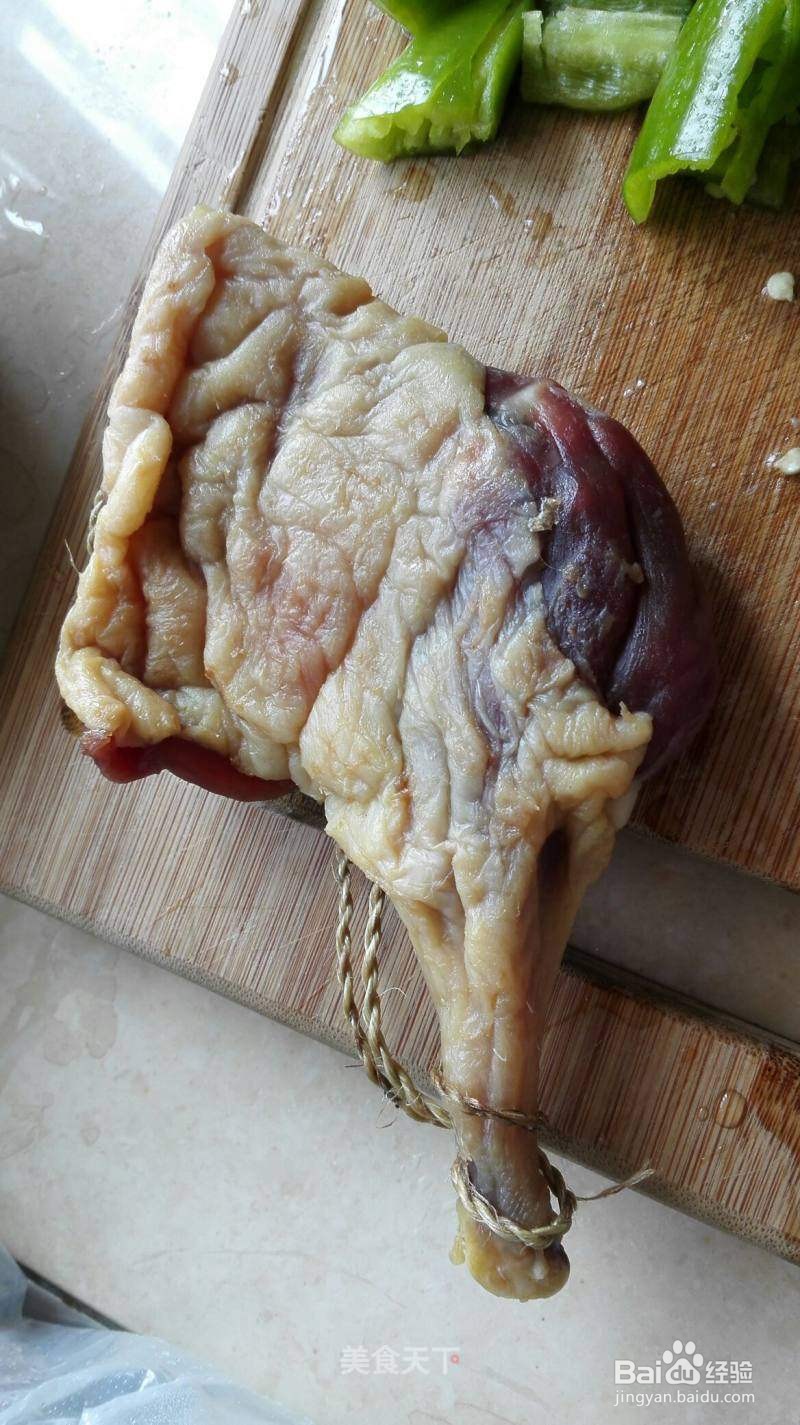 怎么做青椒炒腊鸭腿