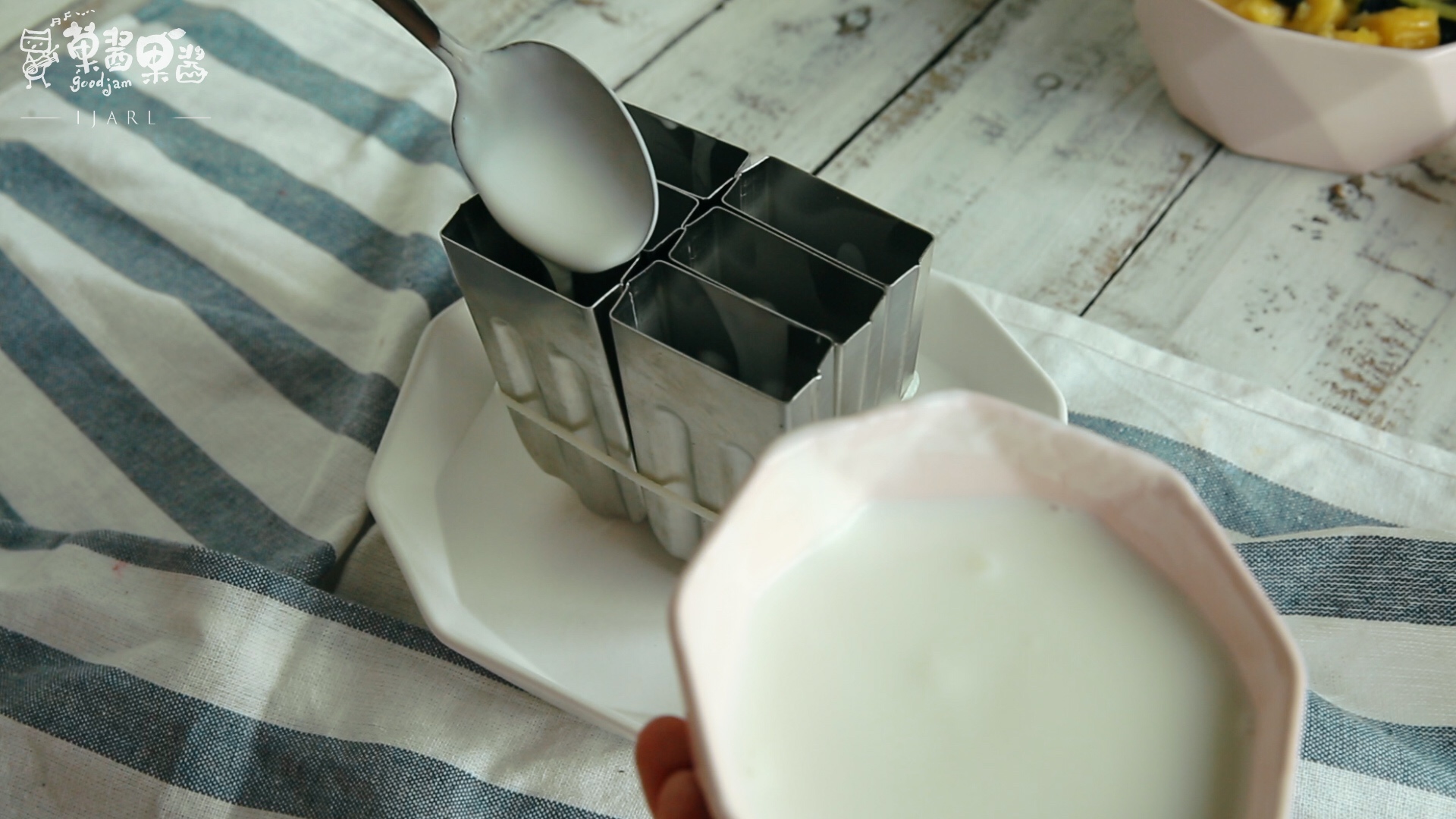 水果优格雪糕的做法,好吃不腻!