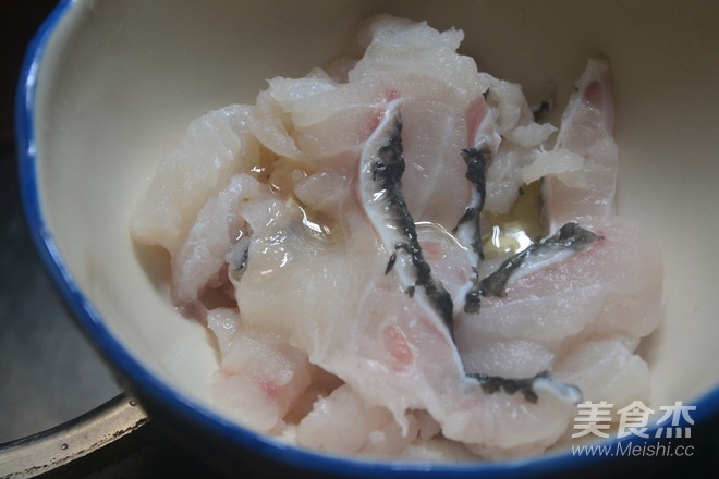 龙胆鱼番茄辣酱面