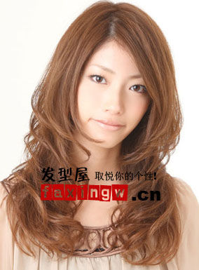 2010年时尚女生中分发型设计