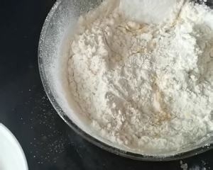 核桃提子蒸蛋糕的做法