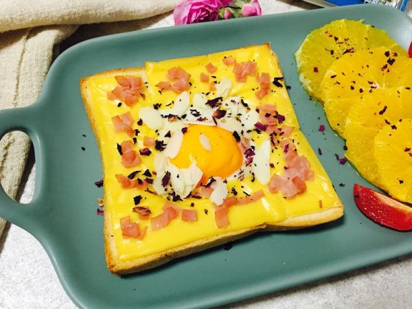 芝士太阳蛋吐司