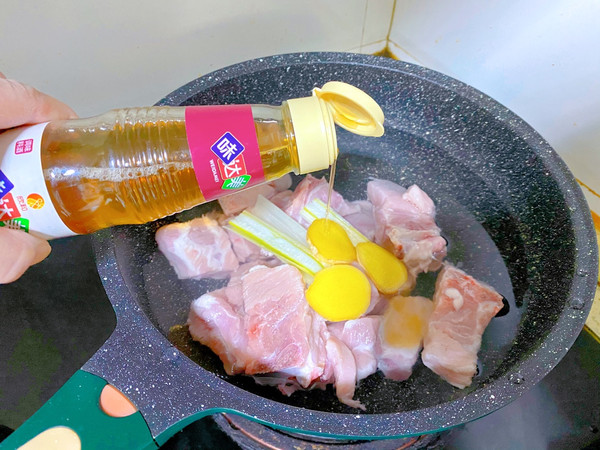 排骨玉米胡萝卜汤