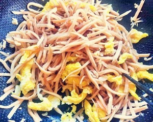 萝卜干炒鸡蛋的美味做法
