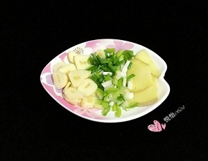 番茄冻豆腐烧丝瓜