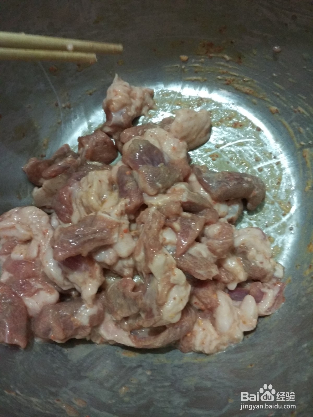 如何制作美味的经典大菜孜然羊肉