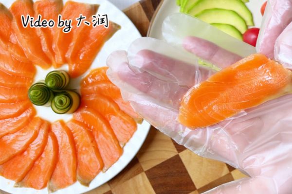 三文鱼牛油果刺身