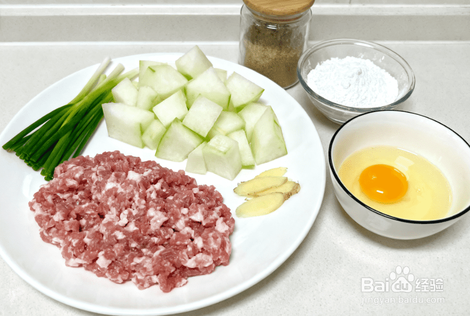 冬瓜丸子汤:丸子 Q 弹,汤清味鲜,冬瓜软烂