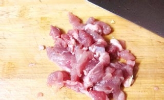 酸菜冬笋炒肉丝制作的步骤