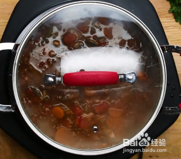 扁豆蘑菇茄酱拌意大利面