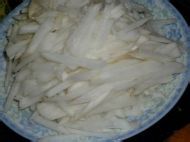 萝卜炒肉的做法