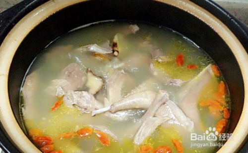 鸽子炖天麻的做法