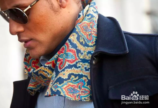 怎么选围巾能在保暖的同时显得自己很有品位?