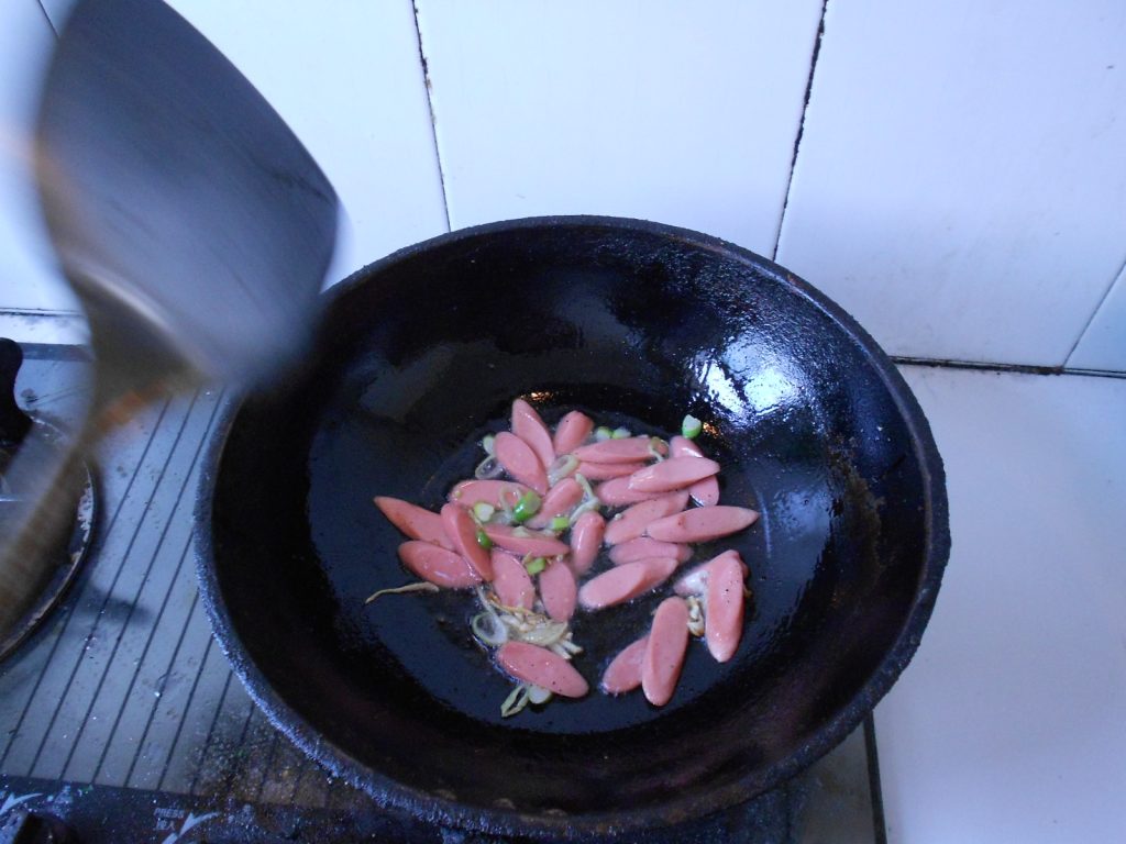 妈妈做的豆角炒香肠，真是人间美味！