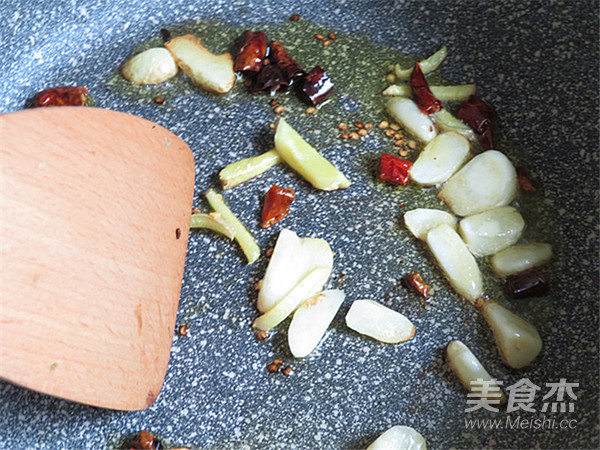 芦笋炒虾仁的做法