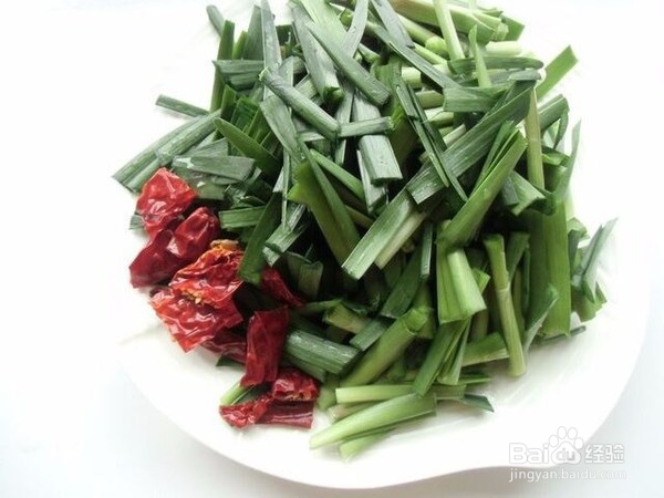 韭菜炒腐竹的做法