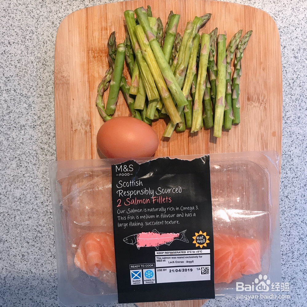 怎么做蒜煎三文鱼芦笋?低脂轻食？