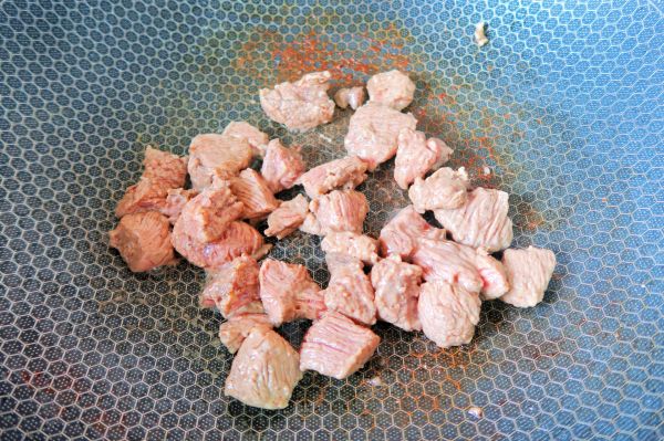 蒜香口蘑牛肉粒